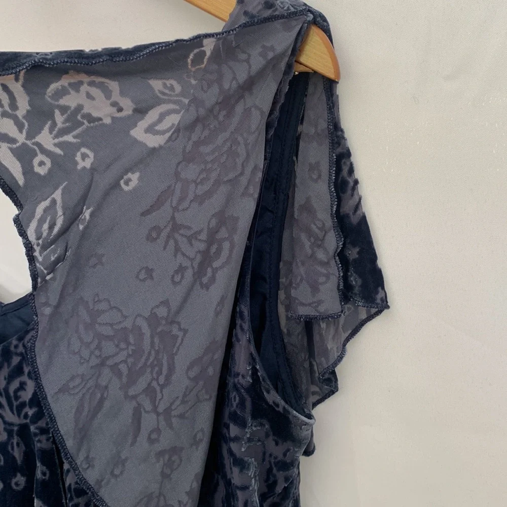 Love Johnny Was V-Neck Flutter Sleeve Blue Velvet Blouse Size Small - Picture 6 of 10